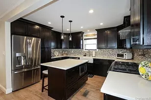 956 Hancock Ave, Franklin Square, NY 11010 - Photo 9