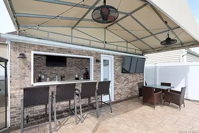 956 Hancock Avenue, Franklin Square, NY 11010 - Photo 35