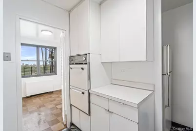 61-20 Grand Central Parkway #A902, Forest Hills, NY 11375 - Photo 9