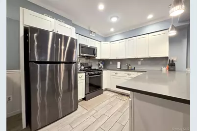 115 Bailey Court #115, Middle Island, NY 11953 - Photo 5