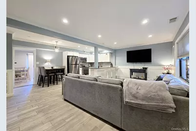 115 Bailey Court #115, Middle Island, NY 11953 - Photo 7