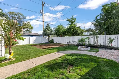 109 Periwinkle Road, Levittown, NY 11756 - Photo 5