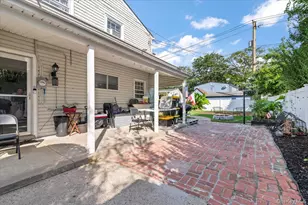 109 Periwinkle Rd, Levittown, NY 11756 - Photo 9