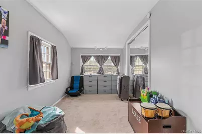 109 Periwinkle Road, Levittown, NY 11756 - Photo 11