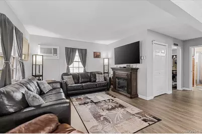 109 Periwinkle Road, Levittown, NY 11756 - Photo 17