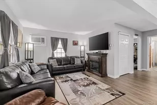 109 Periwinkle Rd, Levittown, NY 11756 - Photo 17