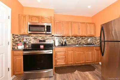 121 Riverdale Avenue, Brooklyn, NY 11212 - Photo 7