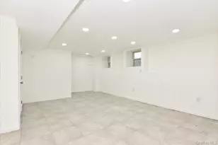 121 Riverdale Ave, Brooklyn, NY 11212 - Photo 25