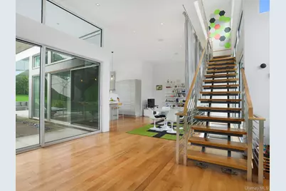 [Address not provided], Southampton, NY 11968 - Photo 5