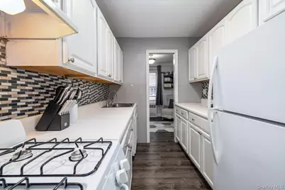 99 Randall #1Q, Freeport, NY 11520 - Photo 11