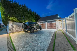 38 Quarry Ln, Levittown, NY 11756 - Photo 3