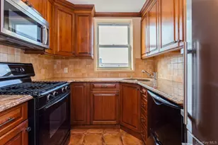 210 E Broadway, Long Beach, NY 11561 - Photo 9