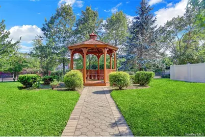 81 Finch #2B, Islip, NY 11751 - Photo 23