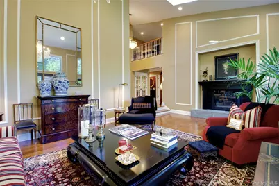 40 Tiffany Circle, Manhasset, NY 11030 - Photo 9