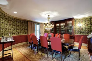 40 Tiffany Cir, Manhasset, NY 11030 - Photo 11