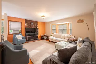 129 Berkshire Dr, Farmingville, NY 11738 - Photo 15