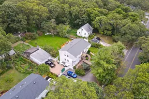 129 Berkshire Dr, Farmingville, NY 11738 - Photo 5