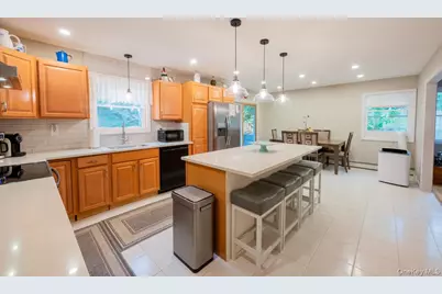 129 Berkshire Drive, Farmingville, NY 11738 - Photo 17