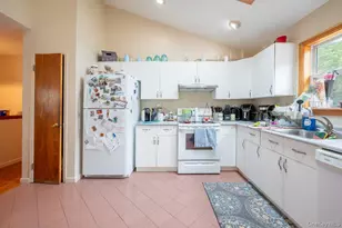 129 Berkshire Dr, Farmingville, NY 11738 - Photo 27