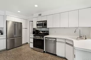 987 South End, Woodmere, NY 11598 - Photo 13