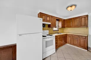 3088 Mullan Pl, Bronx, NY 10465 - Photo 7