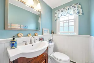 375 Ocean Ave, Islip, NY 11751 - Photo 15