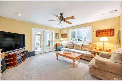 375 Ocean Avenue, Islip, NY 11751 - Photo 17