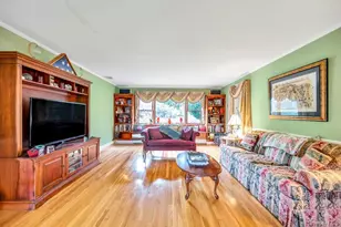 375 Ocean Ave, Islip, NY 11751 - Photo 5