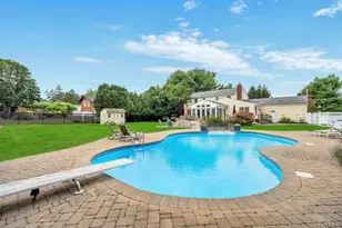 375 Ocean Ave, Islip, NY 11751 - Photo 33