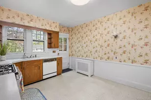 311 Hayward Ave, Fleetwood, NY 10552 - Photo 15