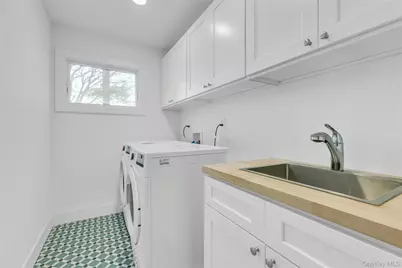 10 Beth Lane, Plainview, NY 11803 - Photo 29