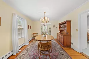 91 Ireland Pl, Amityville, NY 11701 - Photo 13