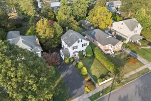 91 Ireland Pl, Amityville, NY 11701 - Photo 5