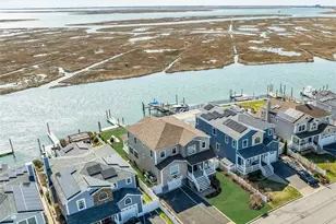 3692 Ocean Ave, Seaford, NY 11783 - Photo 3