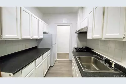 42-33 Kissena Boulevard #2A, Flushing, NY 11355 - Photo 3