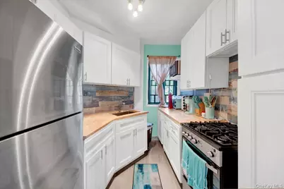 1651 Metropolitan Avenue #3E, Bronx, NY 10462 - Photo 3