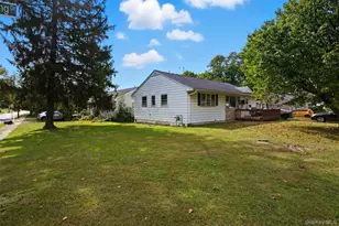 40 Flemming Dr, Newburgh, NY 12550 - Photo 17