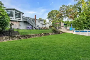 17 Wren Dr, Hauppauge, NY 11788 - Photo 37