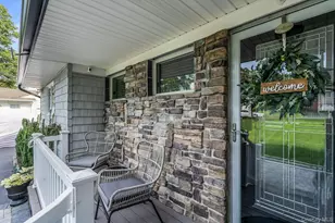 17 Wren Dr, Hauppauge, NY 11788 - Photo 3