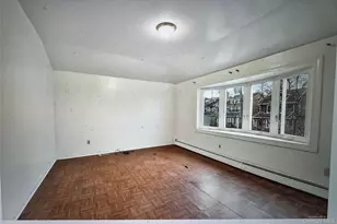 187-15 Tioga Dr, Saint Albans, NY 11412 - Photo 1