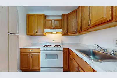 124-01 Hillside Avenue, Kew Gardens, NY 11415 - Photo 7