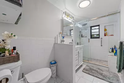 1054 Evergreen Avenue, Bronx, NY 10472 - Photo 23