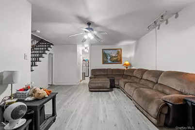 1054 Evergreen Avenue, Bronx, NY 10472 - Photo 17