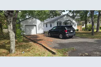 51 Peconic Street, Selden, NY 11784 - Photo 19