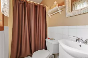 481 Peconic Bay Blvd, Aquebogue, NY 11931 - Photo 29