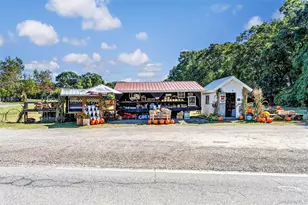 481 Peconic Bay Blvd, Aquebogue, NY 11931 - Photo 31