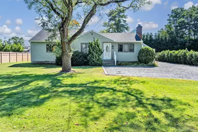 481 Peconic Bay Boulevard, Aquebogue, NY 11931 - Photo 5