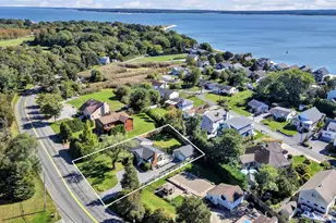 481 Peconic Bay Blvd, Aquebogue, NY 11931 - Photo 35