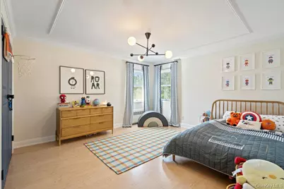 116 Sperry Boulevard Boulevard, New Hyde Park, NY 11040 - Photo 25