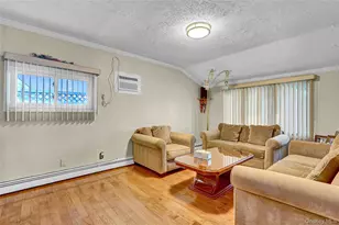 29 Walnut Ln, Hicksville, NY 11801 - Photo 17